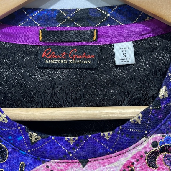 Robert Graham King Shark Limited Edition T-shirt size small men’s short sleeve - Picture 7 of 16